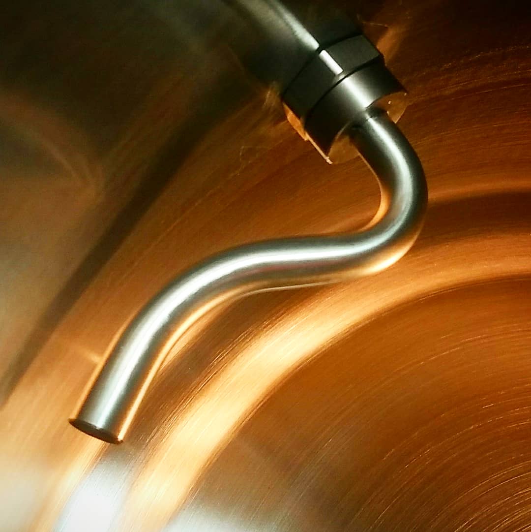shortcircuitbru's tweet photo. More parts coming together #whirlpool by @BlichBeerGeek
#whirpoolhops #whirlpooladdition #blichmannengineering #blichmann #linearvalve #kettlewhirlpool https://t.co/i6jU6Z7hzr
