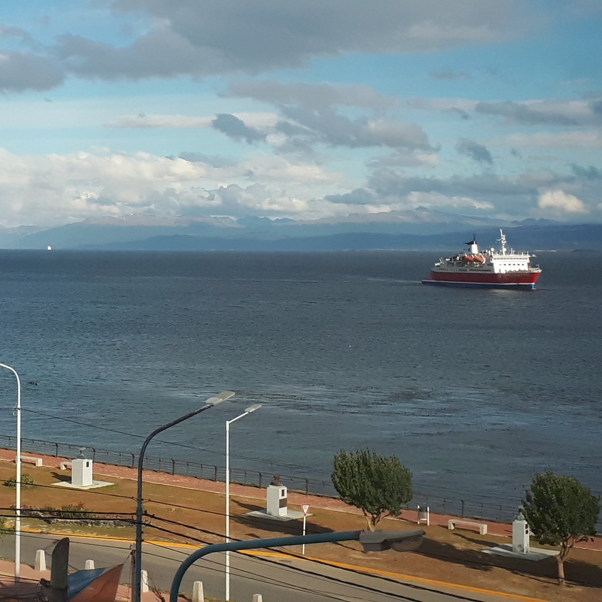explorernatural's tweet photo. #Gexpedition sailing into Ushuaia and looking forward to exploring the #AntarcticPeninsula for the rest of the season with #Gadventures https://t.co/XJo5Ar3Szy