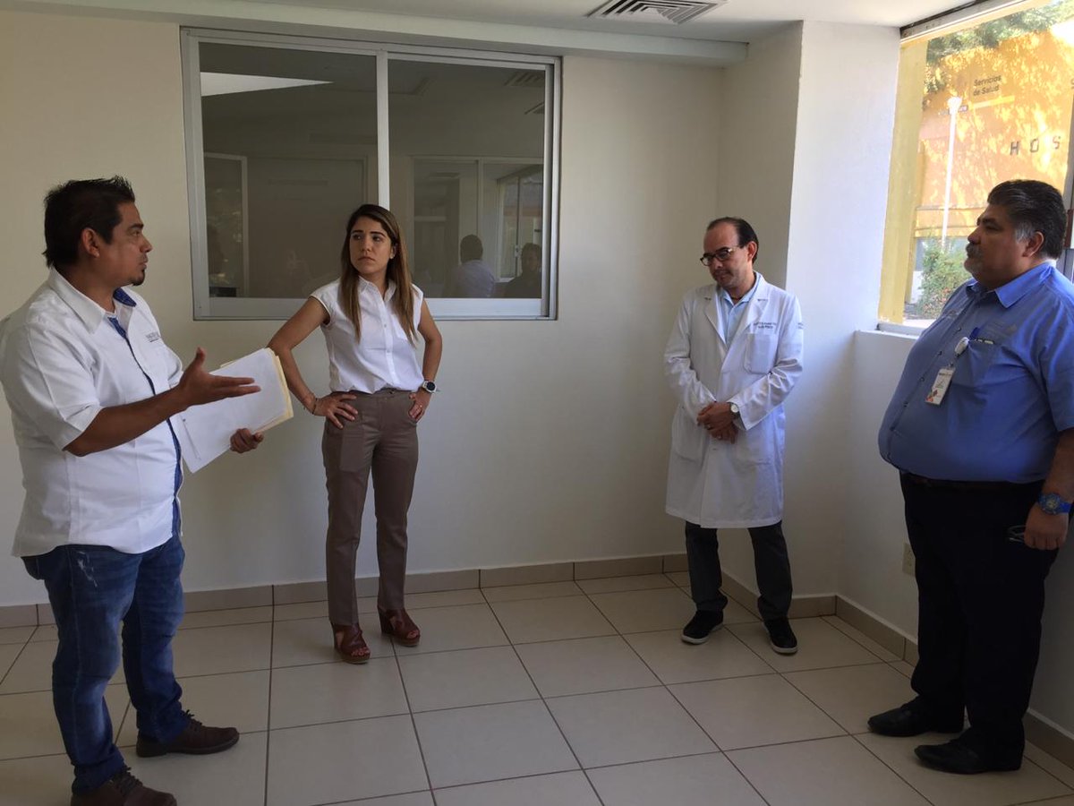 Amairani_MV's tweet photo. En compañía del Dir. de Atención Médica Erick Azamar Cruz y del Dir. del Hospital General de San Pedro Pochutla Gilberto Jimenez Vila, recorrimos el nosocomio y constatamos su funcionamiento. Agradezco las inquietudes expresadas en beneficio de la base trabajadora y los usuarios https://t.co/OAhIxsx8vx