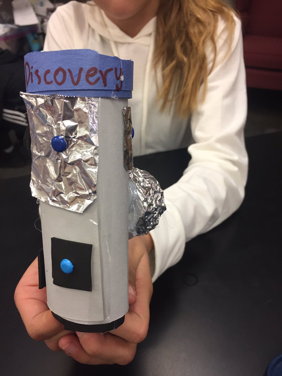 Earnse_Shop's tweet photo. Satellite design and build. #girlteam @NASAJPL #missiontomars #TII2018 @STEMin30 #OakdaleRockets @NASA https://t.co/SENDXMIs9X