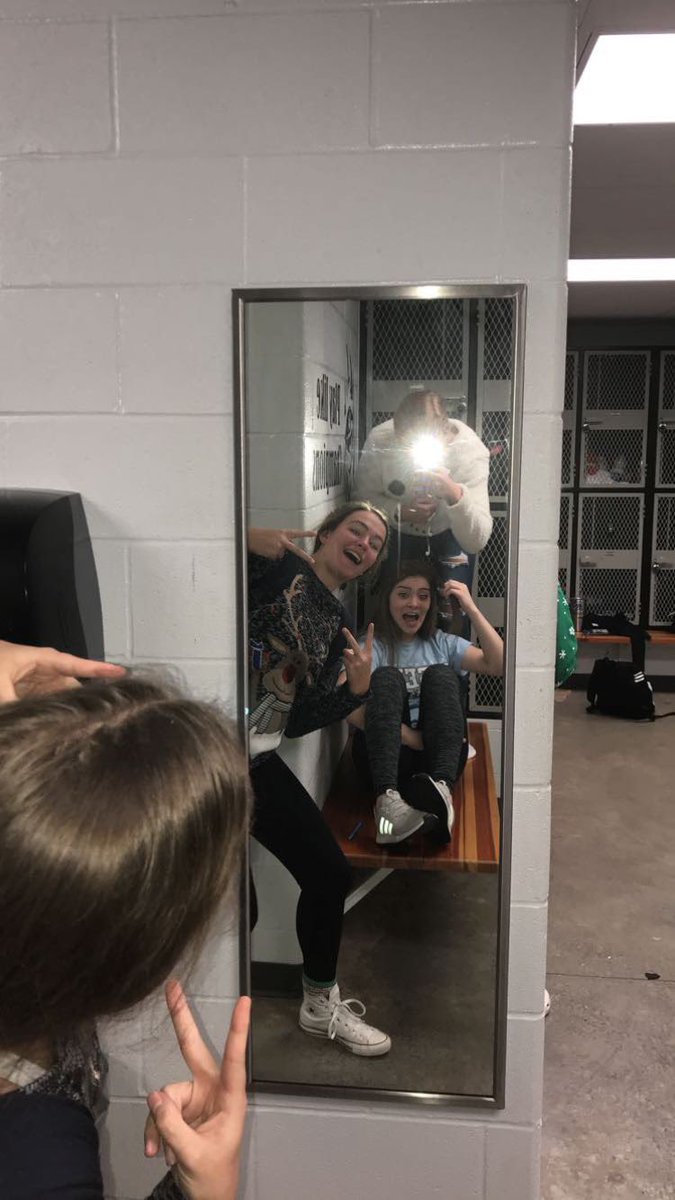 trinitypfaff's tweet photo. Shout out to my girl Sarah because it’s her birthday!! Happy birthday Sarah girl. Thx for letting me use your locker:) hope you have a better day than my squat max;))💗💗💗💗💗 https://t.co/i7iZABunQn