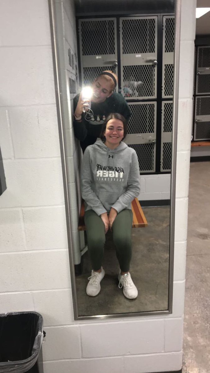 trinitypfaff's tweet photo. Shout out to my girl Sarah because it’s her birthday!! Happy birthday Sarah girl. Thx for letting me use your locker:) hope you have a better day than my squat max;))💗💗💗💗💗 https://t.co/i7iZABunQn