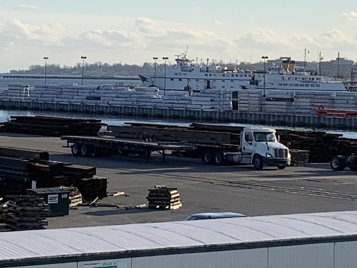 tinadetelj's tweet image. A new public-private partnership between the state and #GatewayTerminal the company which will run the Connecticut State Pier and the city of #NewLondon is aimed at making the city viable for companies who want to build wind farms a few miles offshore.