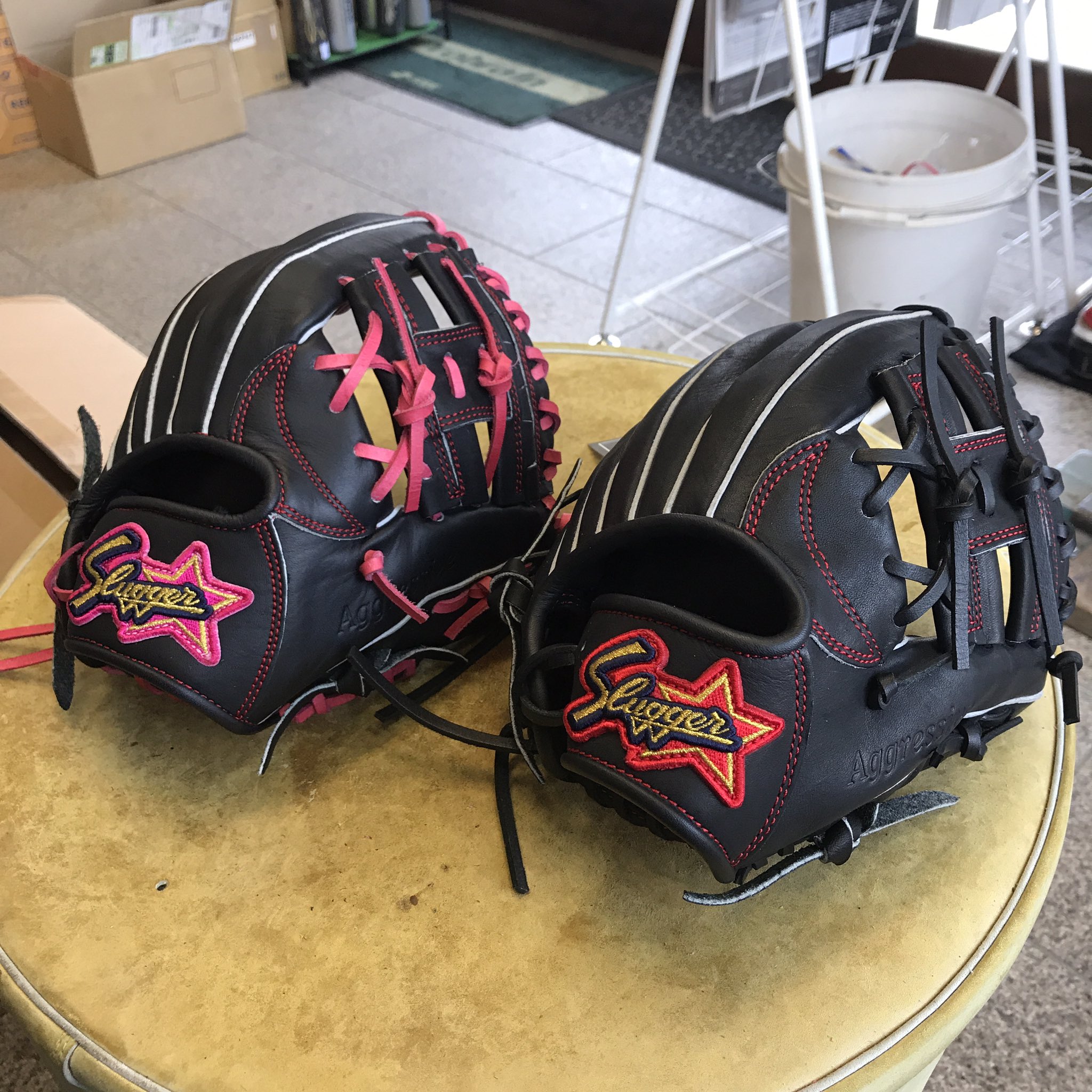バンダイスポーツこばやしMG в X: „少年軟式用グラブ全紐交換