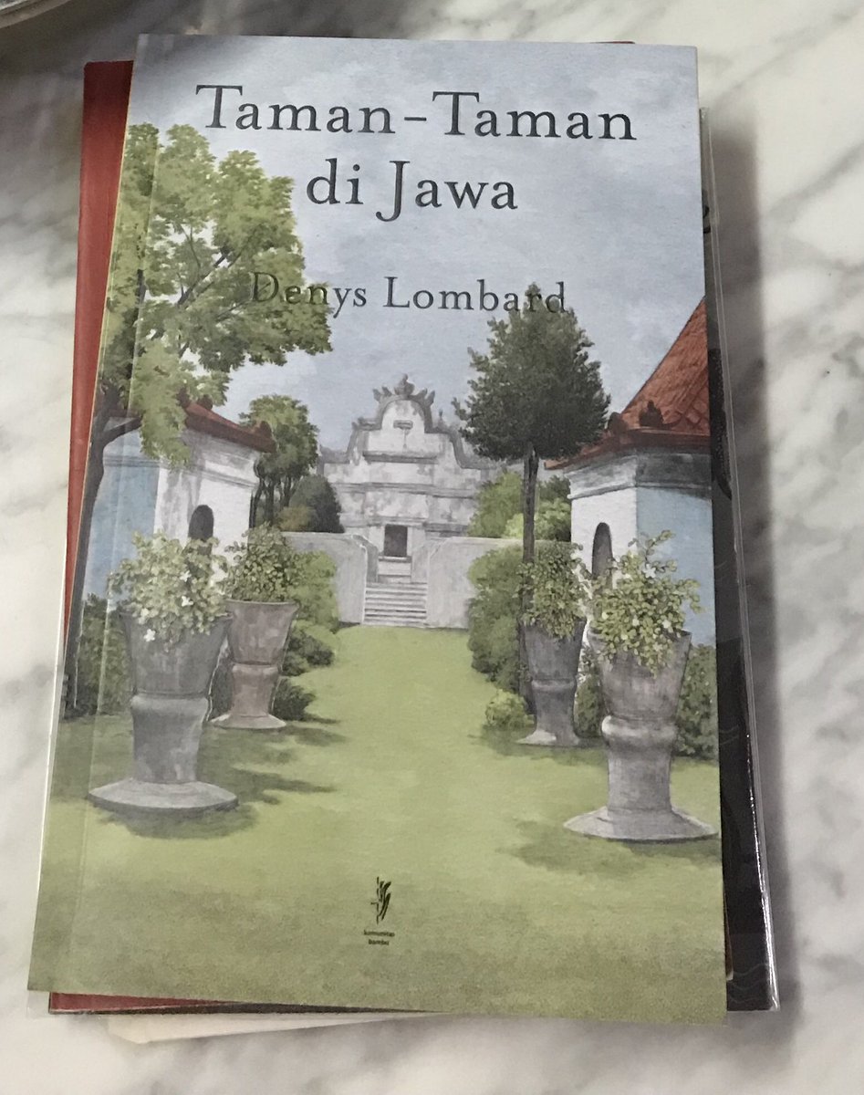 Mengkhayal sedang di Sunyaragi. Buku yang harus dibaca untuk memahami makna spiritual manusia dan taman ciptaannya. <a href="/KomunitasBambu/">Komunitas Bambu</a>