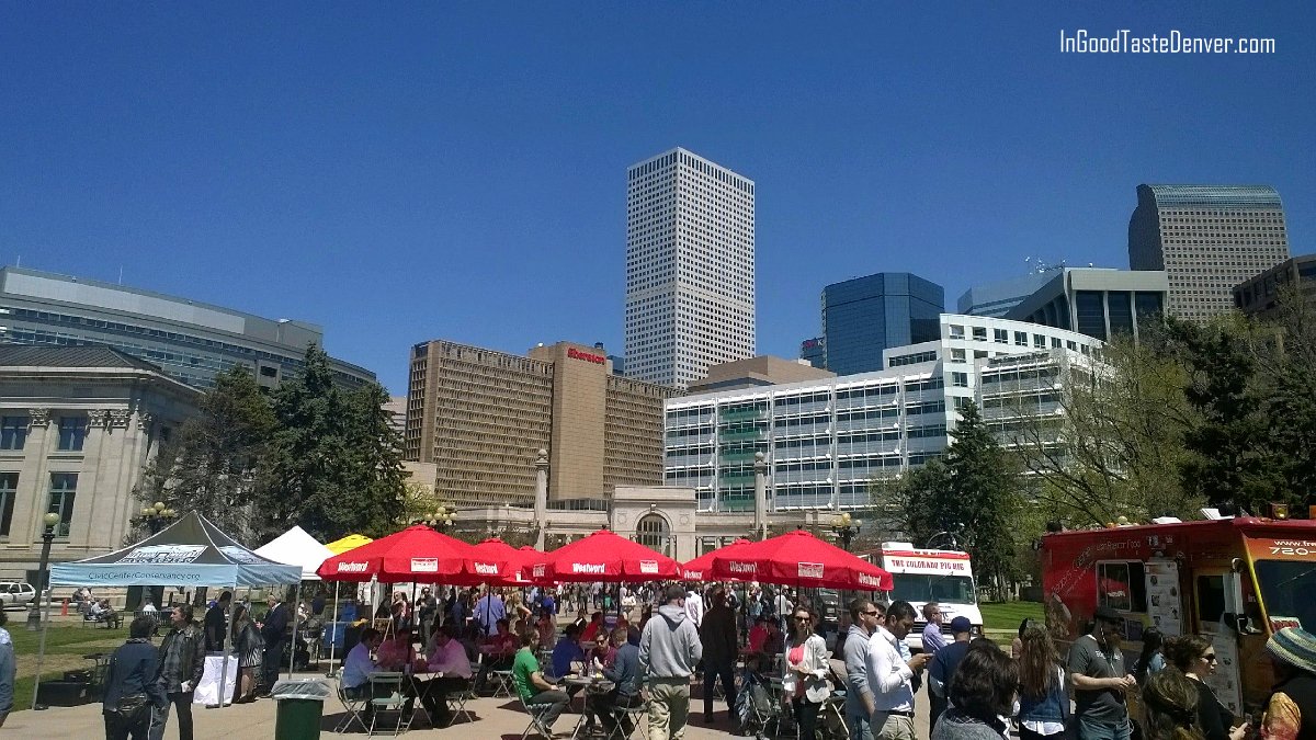 @FoodTravelist A7: Here in Denver, the park between our City & County Building and the State Capital is called @CivicCenterPark . Every summer, 3 days a week, they have #CivicCenterEats, a collection of food trucks with bistro tables in the center.