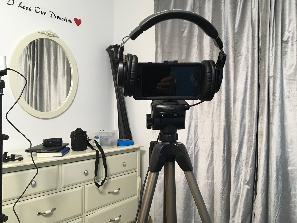 ericzaneshow's tweet photo. This is how i was able to get sound clips on the podcast.  Adapt and survive. https://t.co/5d59BEBxiH