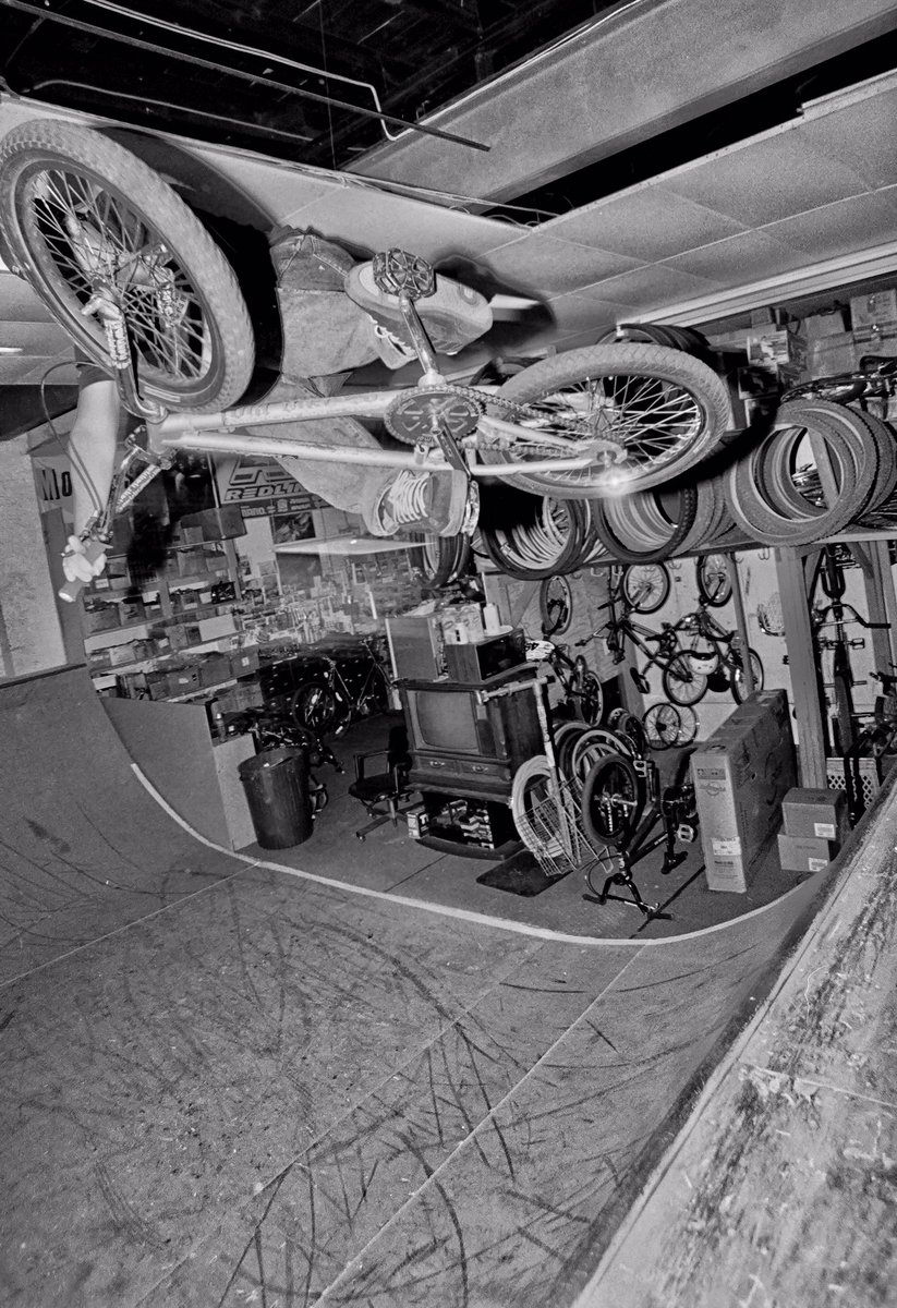 DarrenJMeenan's tweet photo. Throwing it back to 2001 in the back of Long Island Bicycles shop in Patchogue, NY. Loved this ramp. Had lots of great times there back in the day courtesy of Dean and Julie. Thanks for the pic, @keith_terra. | #BMX #LIBMX #LongIslandBMX https://t.co/hcH1jnEmZu