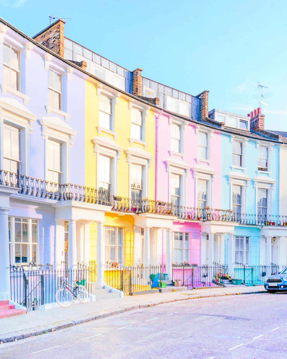 crump's tweet image. I collab’ed with one of my fav #UK photographers, @GaborEstefan! He sent me these pink pics and I Crumped them up 🍭✨ #candyminimal #photography #london #pink