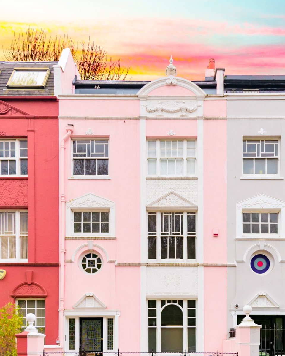 crump's tweet image. I collab’ed with one of my fav #UK photographers, @GaborEstefan! He sent me these pink pics and I Crumped them up 🍭✨ #candyminimal #photography #london #pink