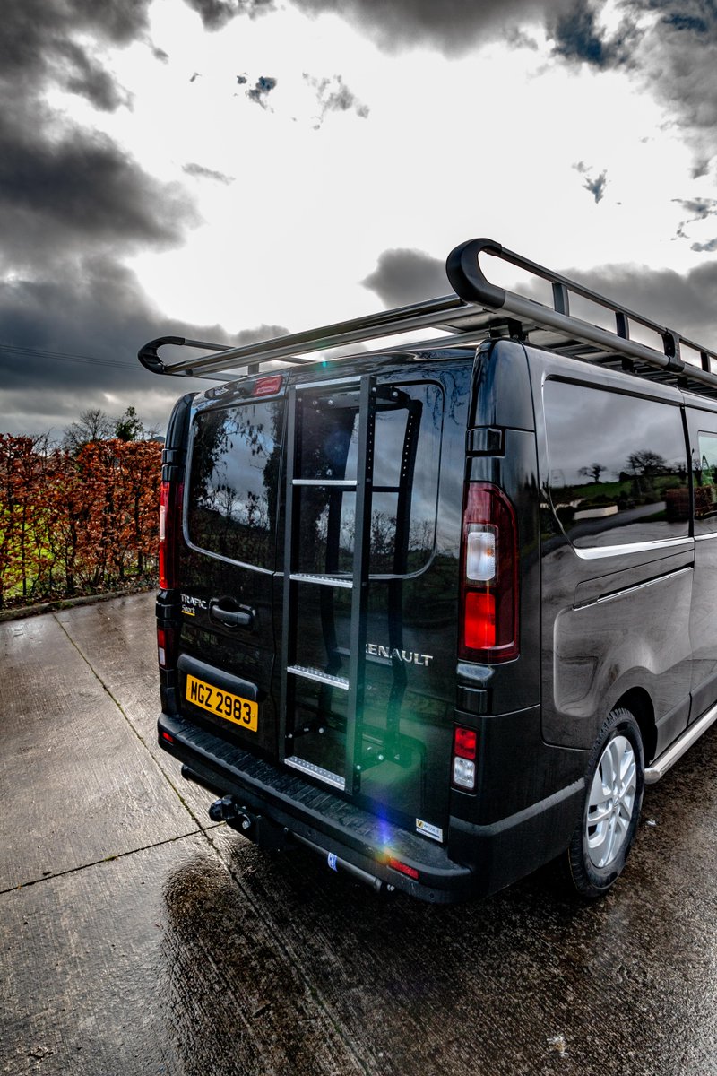 VanLineNI's tweet photo. Renault Trafic Double Cab for Comber Commercial was fitted with our in house CNC cut Hi-Grade plyline kit, @VanGuardUK Ultirack and door ladder, @TowTrustTowbars towbar, chrome side bars &amp; roof platform.

#roofrack #renault #trafic #plyline #ultirack #van #getthemostfromyourvan https://t.co/nuUElO0Xtp