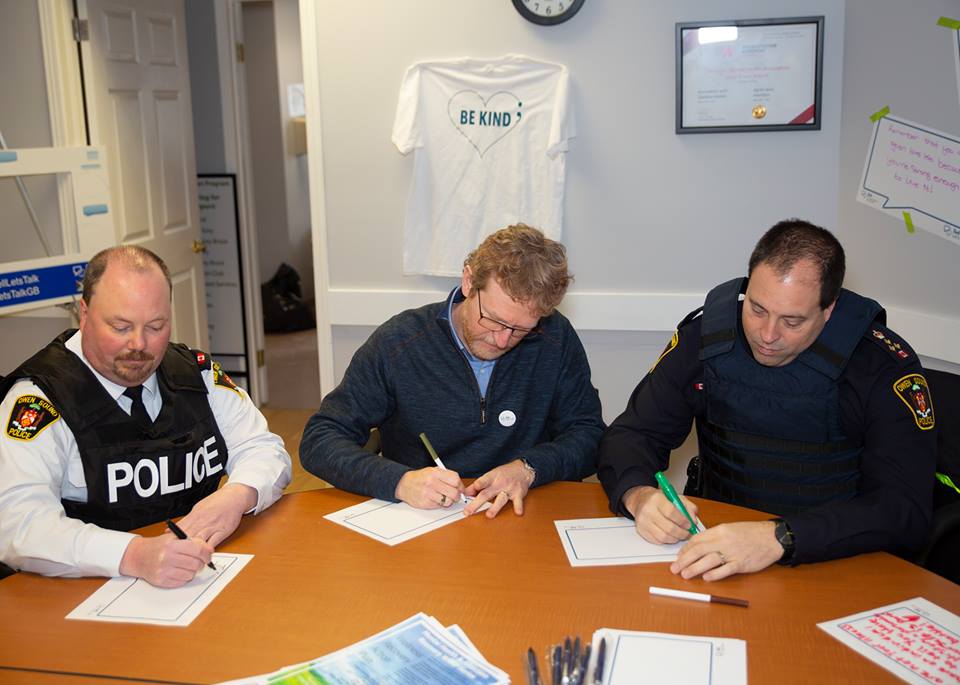 cmhagb's tweet image. @WRPSToday @Chief_BLarkin Check it out! Not even a full week on the job and our new Chief of Police is already making a difference in our community!  #wecallkeeps #owensoundstrong @OwenSoundPolice #ivegotyourback911 #apartofourcommunity #WeAreALLinThisTogether #BellLetsTalk