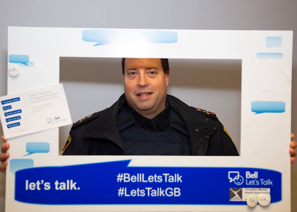 cmhagb's tweet image. @WRPSToday @Chief_BLarkin Check it out! Not even a full week on the job and our new Chief of Police is already making a difference in our community!  #wecallkeeps #owensoundstrong @OwenSoundPolice #ivegotyourback911 #apartofourcommunity #WeAreALLinThisTogether #BellLetsTalk