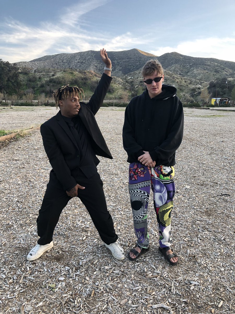 _ColeBennett_'s tweet photo. baby it’s drip season https://t.co/YyoDf45qdZ