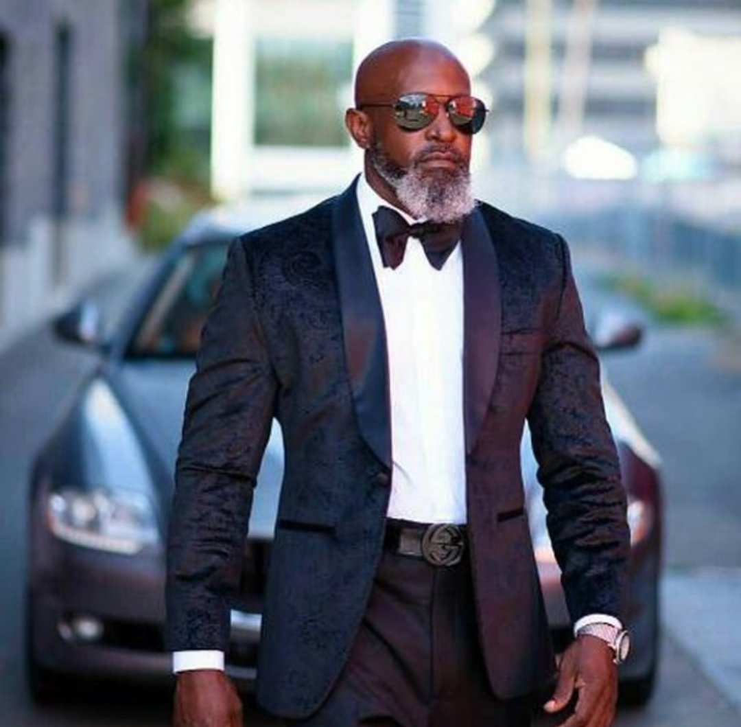 MyCorpCollect's tweet image. Suited Up And Ready For Battle ow.ly/gfpw30nsIxq