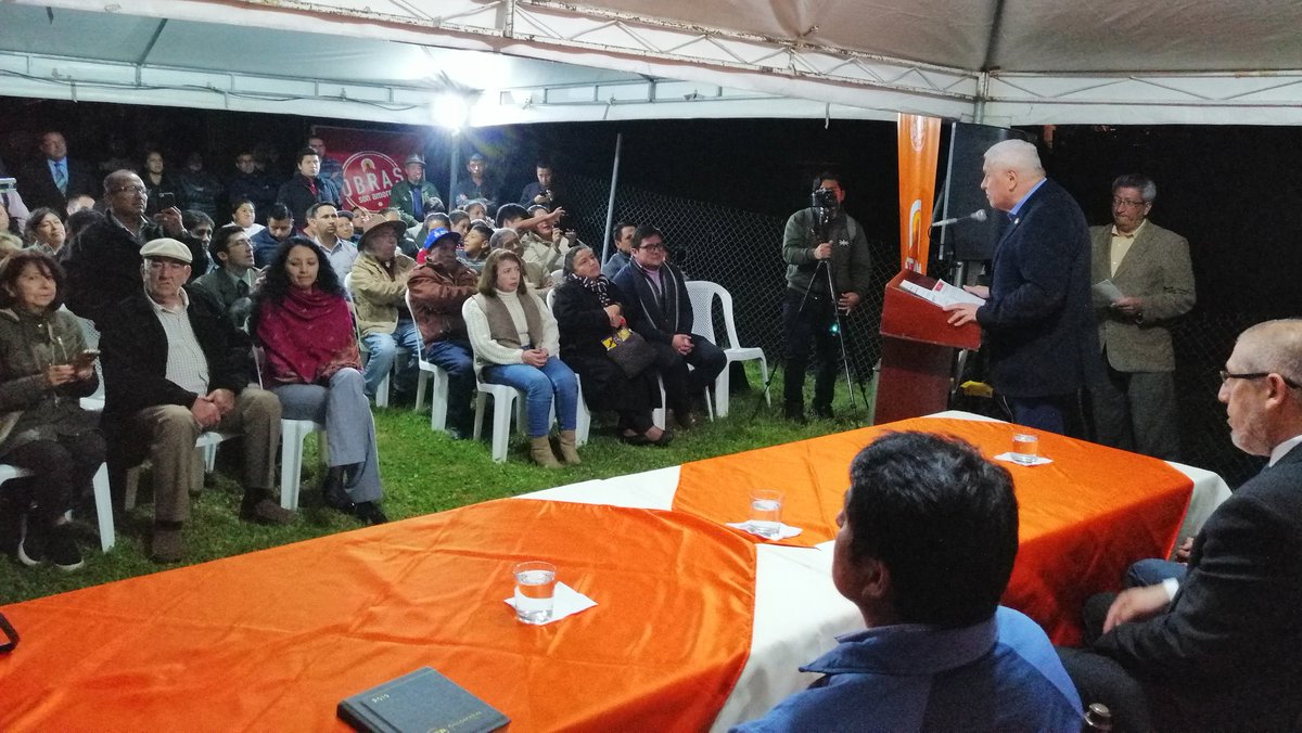 ETAPAOficial's tweet photo. El Alcalde de Cuenca, Marcelo Cabrera informa que se ha invertido 2 millones 300 mil dólares en la parroquia El Valle. Y servir a la comunidad de Carapungo es cumplir con el derecho de la gente que merece una mejor calidad de vida. @marcelohcabrera @bpiedrai @MunicipioCuenca https://t.co/GmeAzlJB6y
