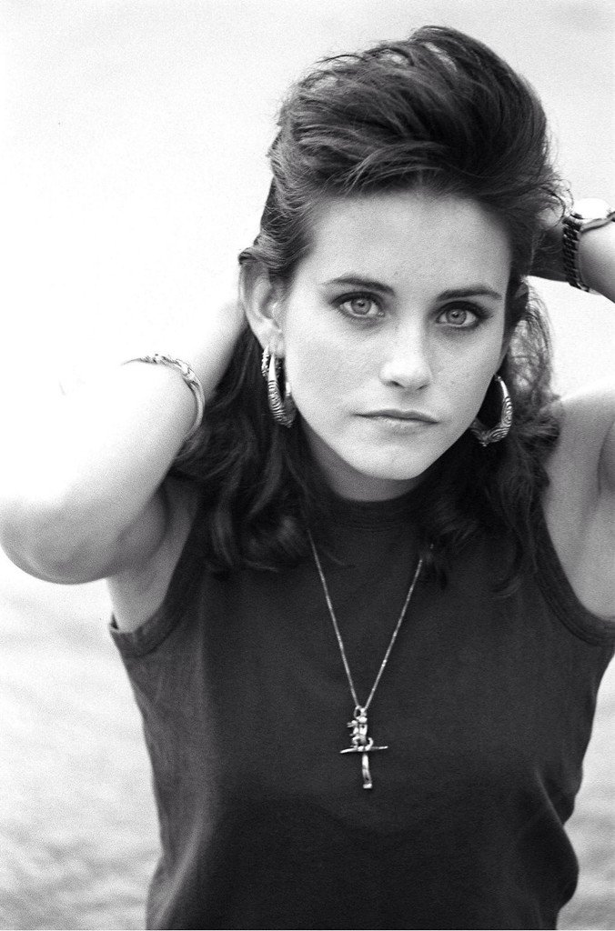 Young Courteney Cox  😍