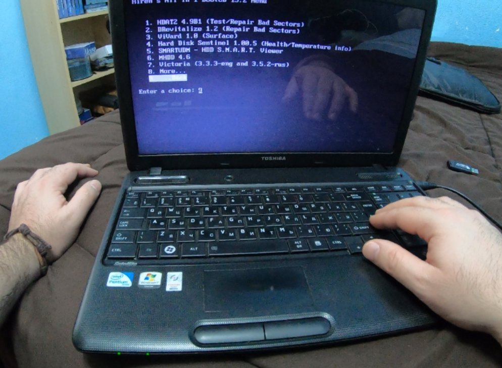 sfdxpro's tweet photo. Mañana subiré un vídeo interesante al igual que útil! ya que reparare el disco duro del portátil de mi novia! y veremos todo el proceso! 😭 https://t.co/drdlOivLZV