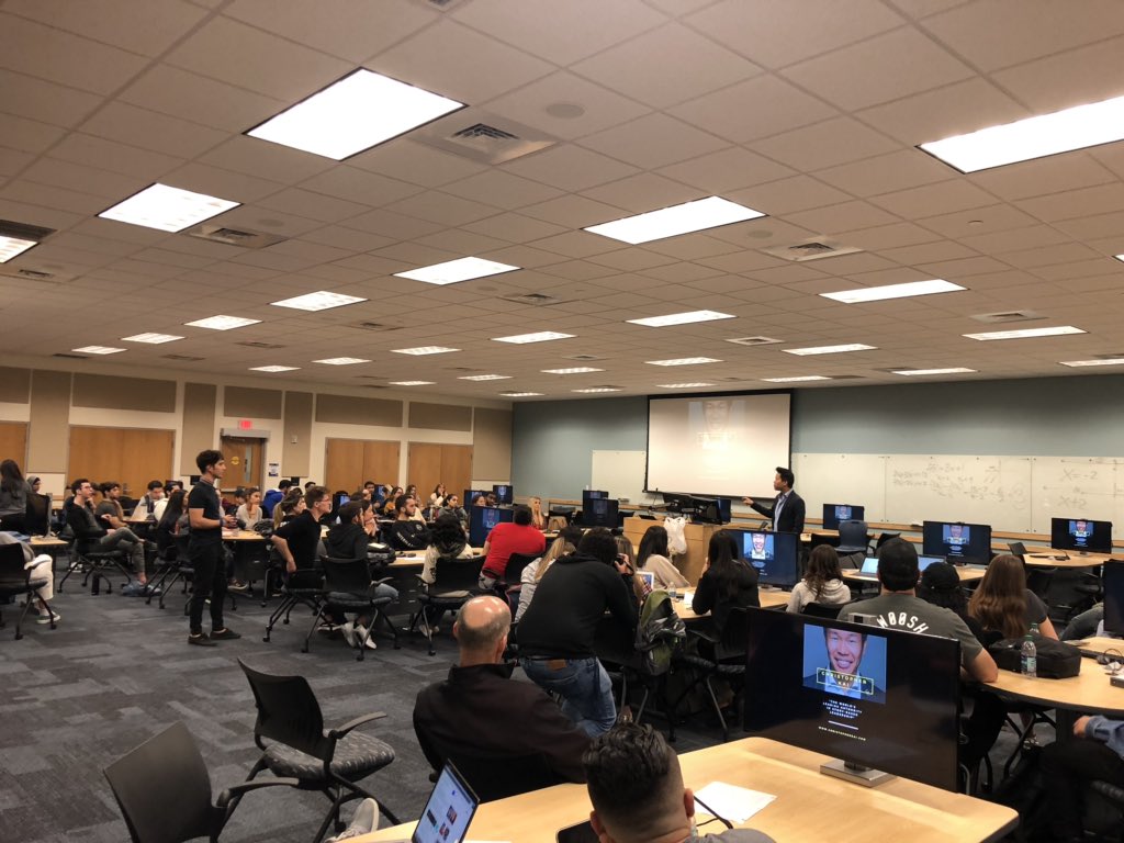 gianocurrie's tweet photo. Great vibes @AMAFIU @FIU today! Thoughts were shared, questions were answered and key words were uttered: Enlighten, Engage, Surprise with @globalspeaker8 #FIU #AMAFIU https://t.co/wDV1Fjed0K