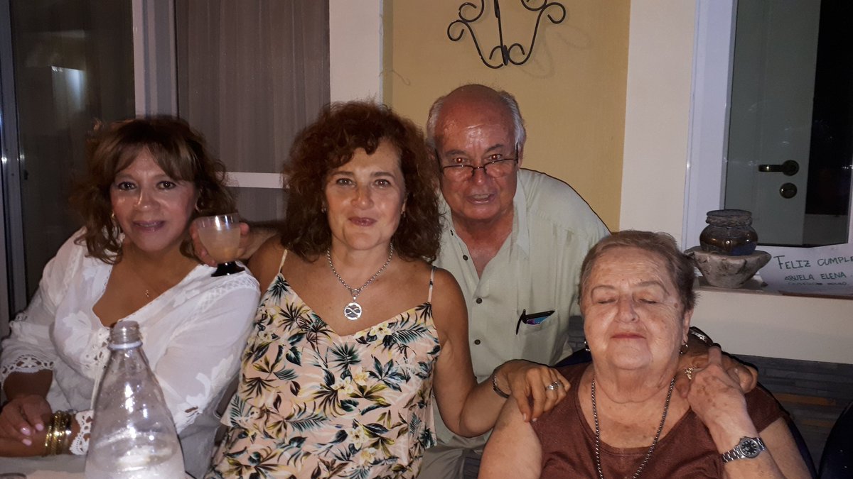 gabitafigue's tweet photo. Feliz cumple Elena Zavaroni ! #fiestaaa. https://t.co/6EPizo0gZH