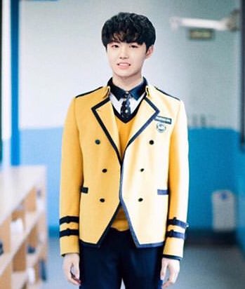 seumiraegon's tweet photo. Doyoung graduated from middle school today!! dobby ahh you’ve grown a lot congrats!💕 off to sopa you go!! https://t.co/7upvDgq2YZ