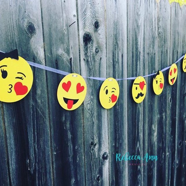 Crafty_Rebecca's tweet photo. Emoji Banner that’s perfect for Valentines Day 😘
*
*
*
*
*
#rebeccaanndesigns #rebecaanndesignz #emoji #emojibanner #valentine #valentines #valentinesday #valentinesdaydecor #valentinesdaybanner #decor #partydecor #emojiparty #emojipartytheme #emojitheme #partydecorations #c… https://t.co/8iupx9JRI8