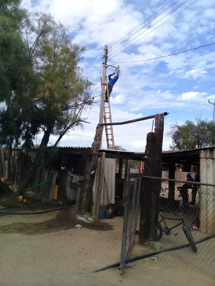 marcos_platt's tweet image. ¡Seguimos iluminando las comunidades de nuestro municipio! 💡🙌🏻

El equipo de servicios públicos municipales realizó trabajos de instalación de luminarias en Estación Torres. 

#UnGobiernoQueHaceBien