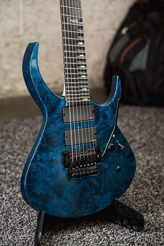 OrmsbyGuitars's tweet photo. The @RustyCooley1 RC-One. Ridiculously ergonomic and balanced, with unparalleled upper fret access and a neck joint so comfortable you can sleep in it. https://t.co/BcadEVLSQm