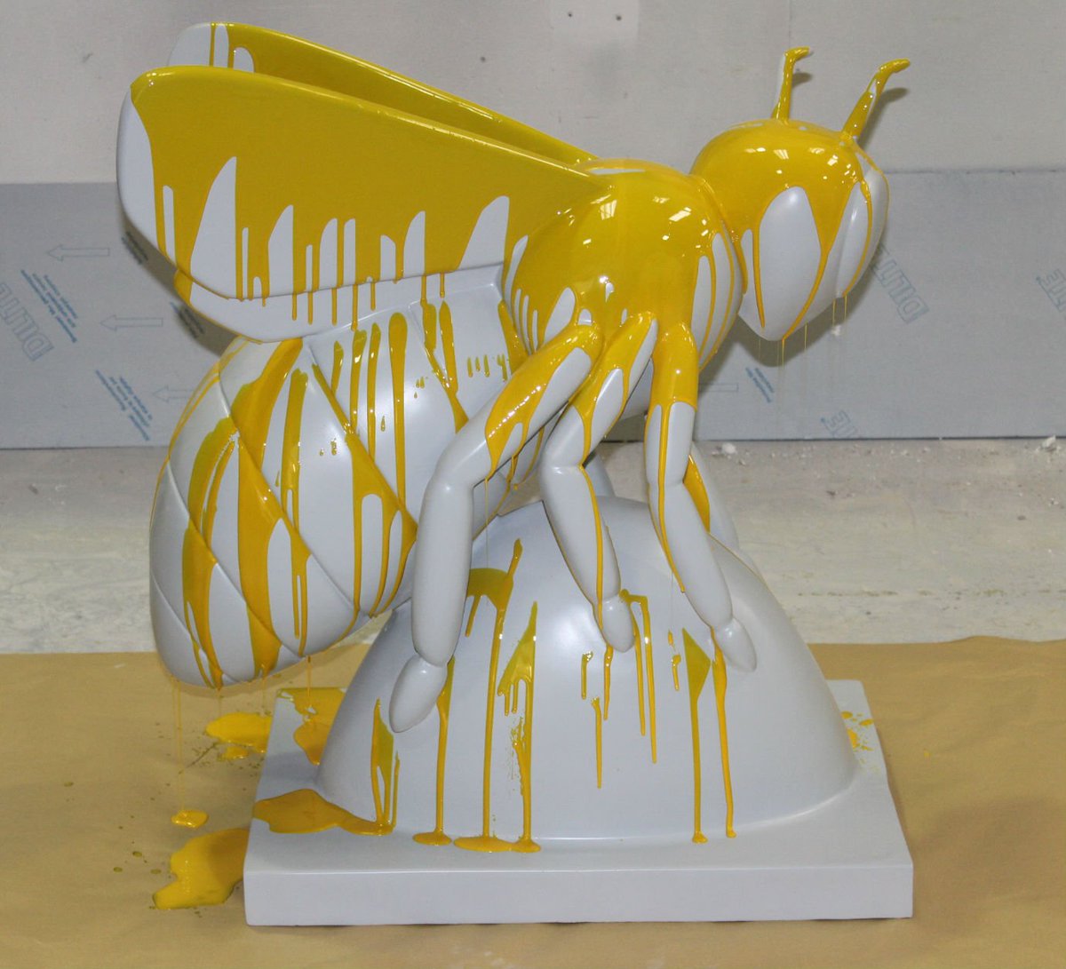 specialist_m's tweet photo. The Drip-Bee designed &amp; produced by Kristian Movahed of Specialist Models. It featured in Wild In Art's 'Bee in The City' charity auction. #contemporaryart #sculpture #art https://t.co/b5qzPhMIGR