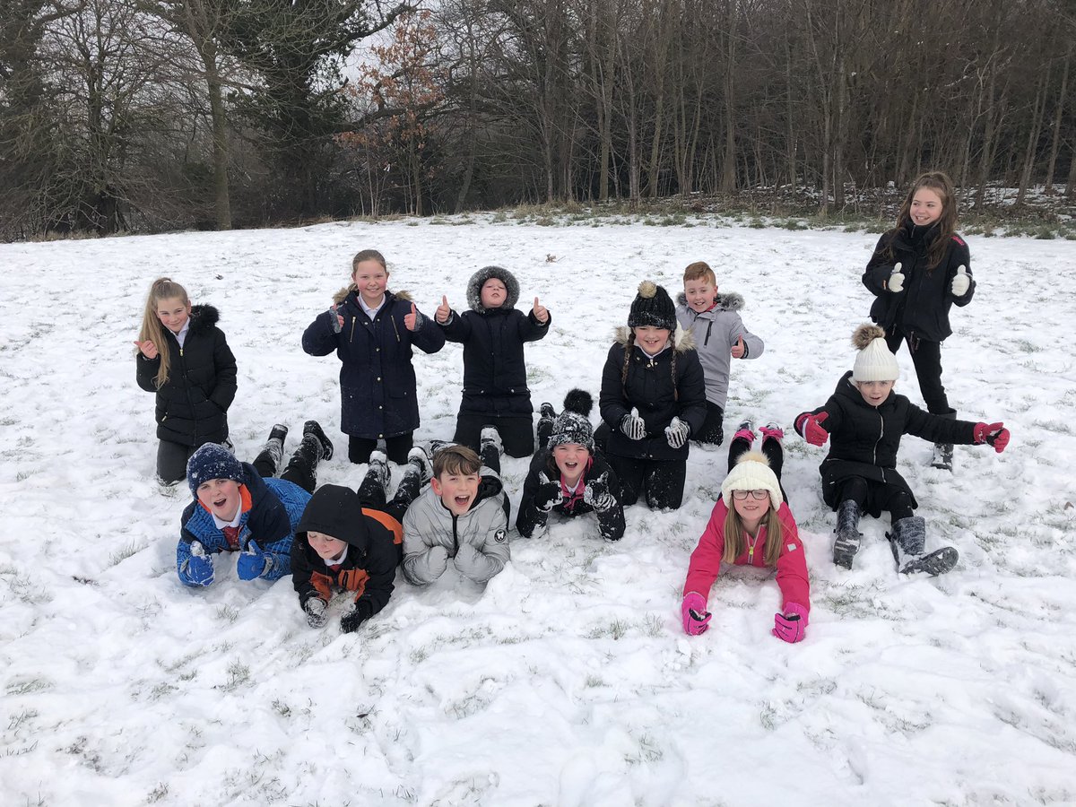 Some of our KS2 children are enjoying playing out in the snow... #Article31 #RightToPlay <a href="/PlayWales/">Play Wales</a> <a href="/PlayFlintshire/">Flintshire Play Development</a>