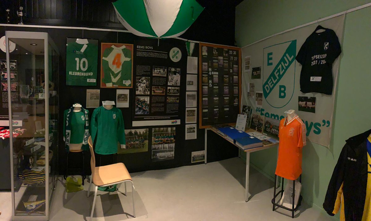 jan_stoppels's tweet image. Samen met @BobbyPostma @Eemsboys hoek ingericht op de tentoonstelling 100 jaar voetbal Delfzijl. Helaas kunnen we niet al het materiaal en documentatie kwijt maar het geeft een leuk overzicht tezamen met @vvfarmsum @vvneptunia en #Oosterhoek. @vvNECDelfzijl