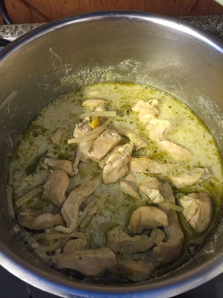 kokosthai's tweet photo. It’s officially winter now. It’s time to bring out the Thai green chicken curry to meet you warm. https://t.co/IzBXuSUfpV