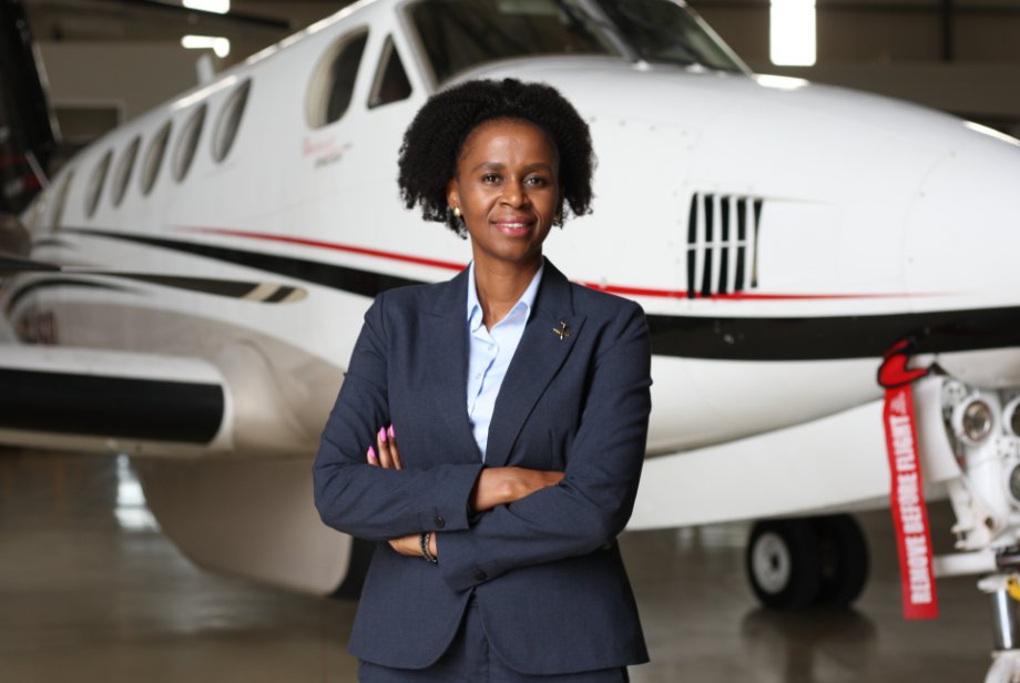 forbesafrica's tweet photo. BEST OF JAN: South Africa’s first black female helicopter pilot for SAPS uplifts young women. Read more: https://t.co/DguCiZAhuZ https://t.co/nVuRJwvdNz
