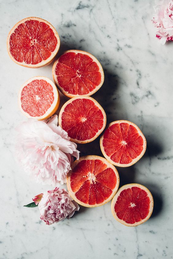 Did you know grapefruit rind is one of the ingredients used to create Jodhpur Gin? It’s also delicious to add to your gin tonic, it gives it that extra little bit of sharpness to the citrus flavour. 😋