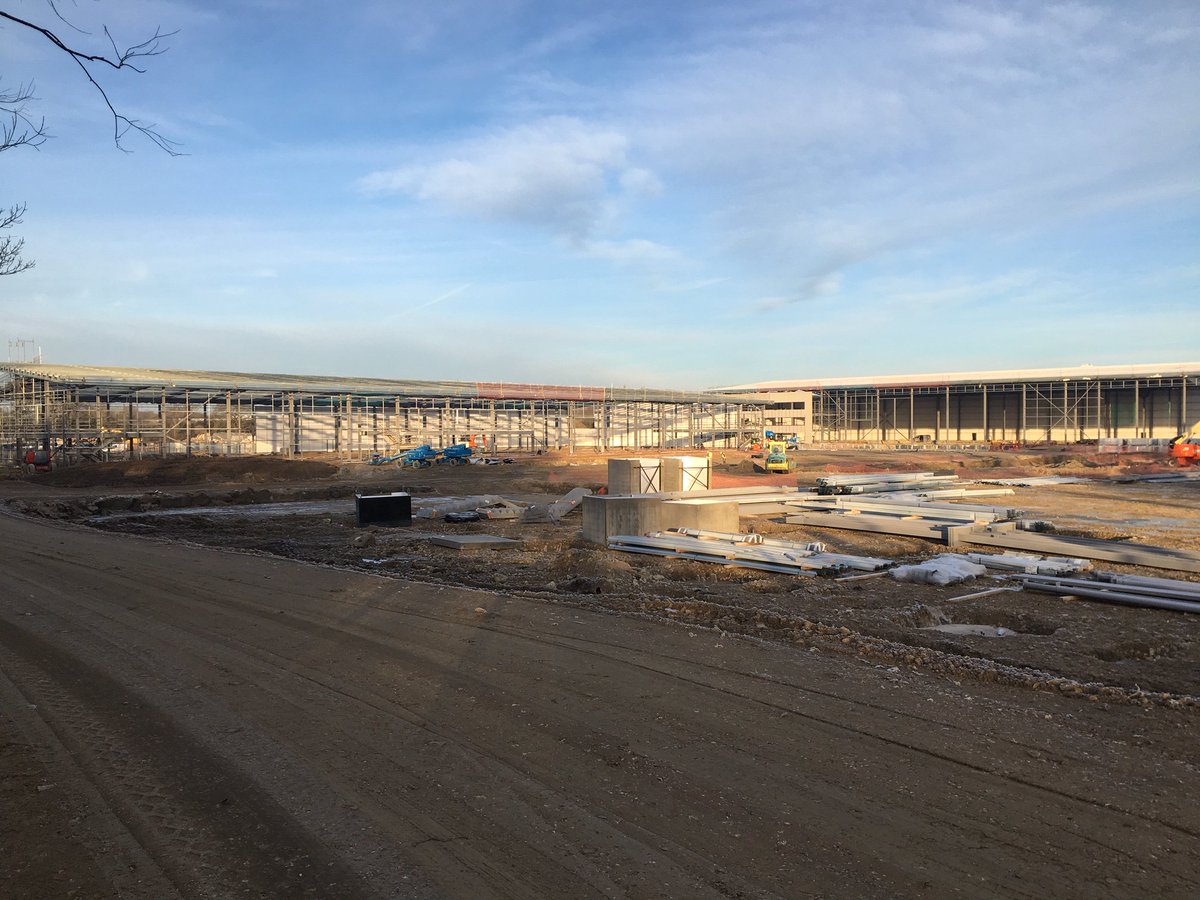 CanmoorProp's tweet photo. Construction progressing well @ Ignition, Swindon #Phase1 #Canmoor #development #Swindon #minus4degrees https://t.co/YWbVc4SmJ4