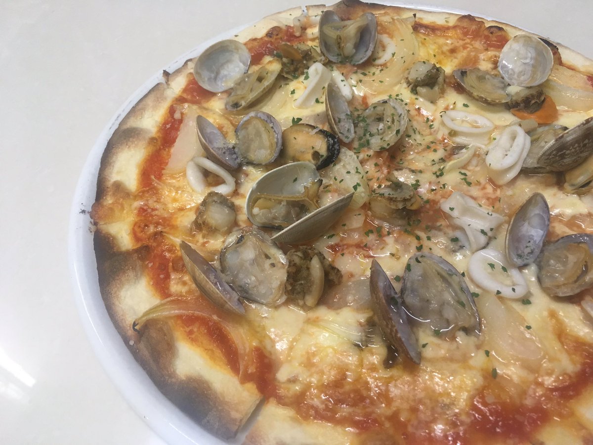 Pasta Pizza Rumble On Twitter シーフードピザ アンチョビとオレガノをきかした魚介たっぷりピザ イタリアン ピザ ローマ風ピザ ランチ 境港 米子