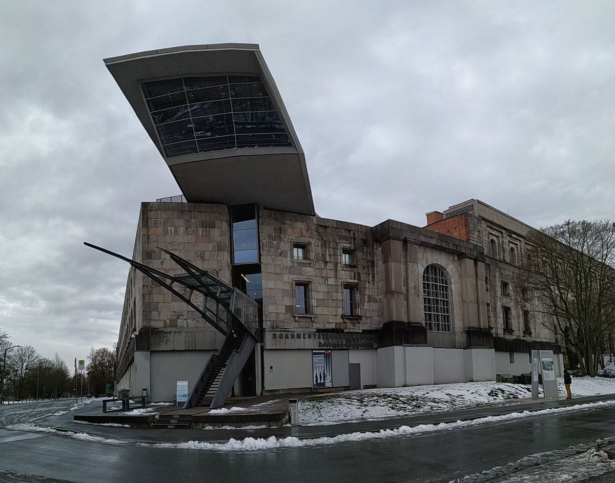 Thefunplan's tweet image. "Quizás la más grande y mejor lección de la historia es
que nadie aprendió las lecciones de la historia" ¿Os atrevéis a descubrir los entresijos del final de la II Guerra Mundial a través de nuestro viaje a #Nuremberg? #aprendiendoviajando #historia thefunplan.com/Viaje/Los-juic…