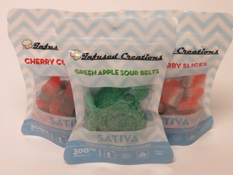 PremiumGreenery's tweet photo. Infused Creations has something for both indica and sativas lovers. Weed and candy is a win/win. #mpg #mediables #cannabis #satisfying #sativa #indica #tasty https://t.co/giXyezyaJ4