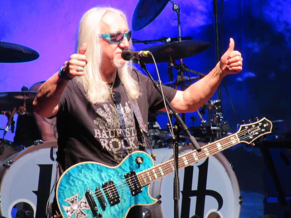 IRONPASCAL's tweet photo. Uri ah Heep live in Toulouse 2019
29 /01/19 #uriahheep #toulouse https://t.co/rN1PjqzLa7