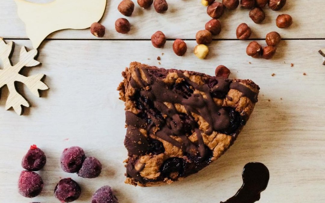 Entertaining this weekend? We're celebrating the end of January and looking forward to fabulous February and making this deliciously rich and velvety Hazelnut Torte. What’s even better is that it’s incredibly easy to put together. Find the recipe here: buff.ly/2UsdmG1