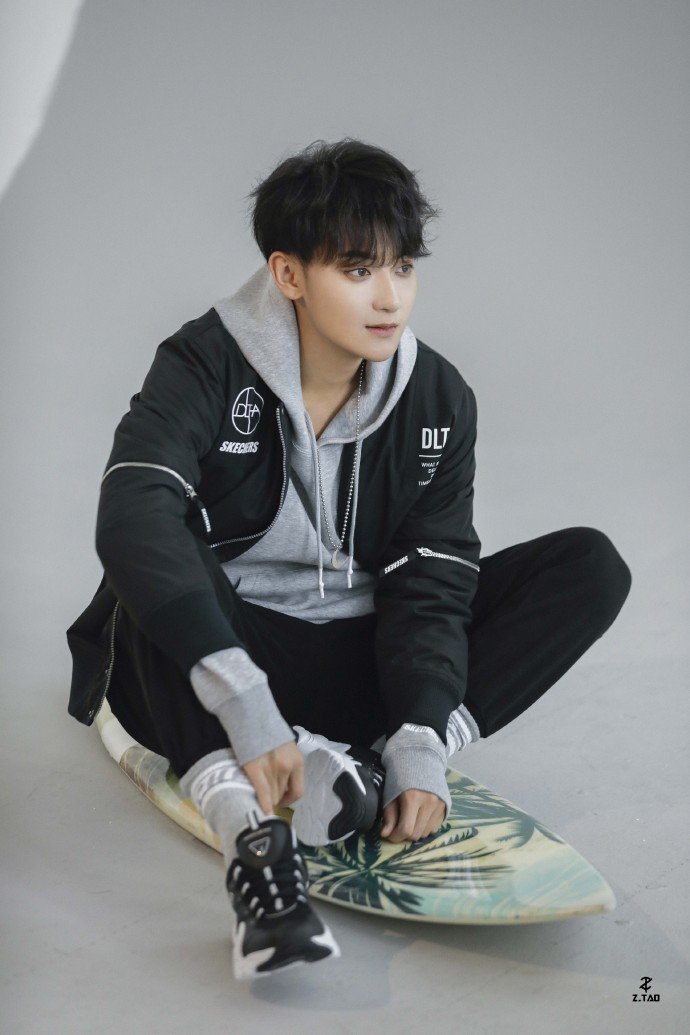 Aphrodite_KT's tweet photo. [WEIBO] 190131 Z.TAO Studio's weibo update
https://t.co/GLMkqgzeJz
https://t.co/F6po8FDTZ9
https://t.co/QVUTyhHYYU https://t.co/YRL6v0hGek