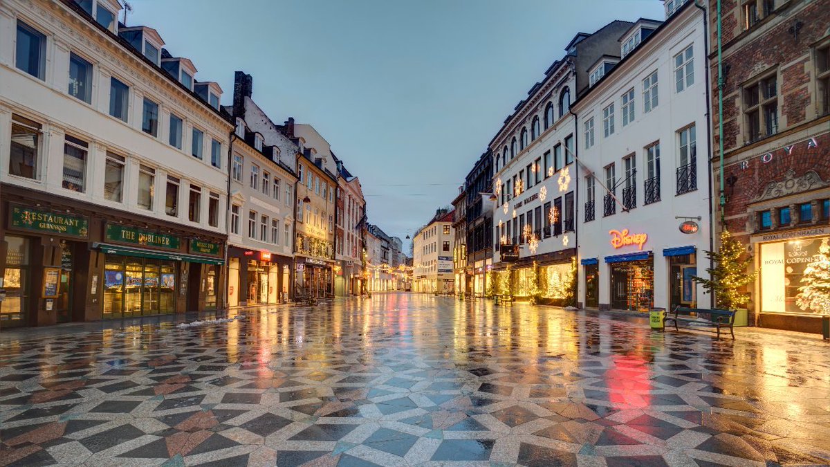 The best spots to shop til you drop in #Copenhagen 🛍 What's your favorite? bit.ly/2BHwmsg
⠀⠀⠀ 
#AVDM #AVDMmag #AVDMcopenhagen #CPH #Strøget