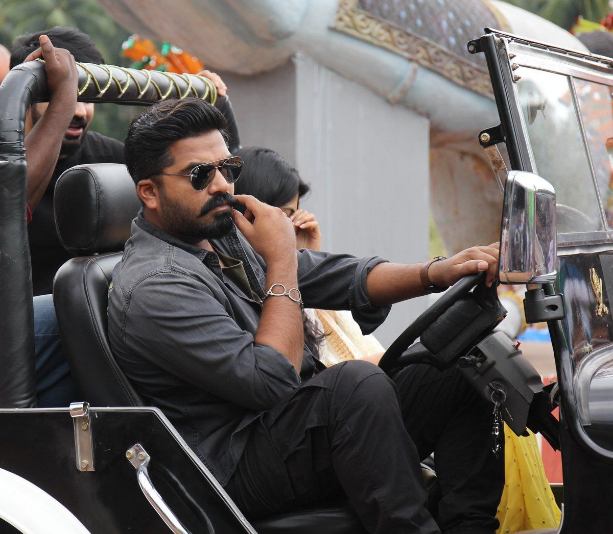 Sathya_Cinemas's tweet photo. #VandhaRajavathanVaruven
#VRVFromTomorrow
#VRV
#VRVFromFriday
#VRVAtSathyaCinemas
#SathyaCinemas
#Sathyamanagalam https://t.co/poGSsDrf9B