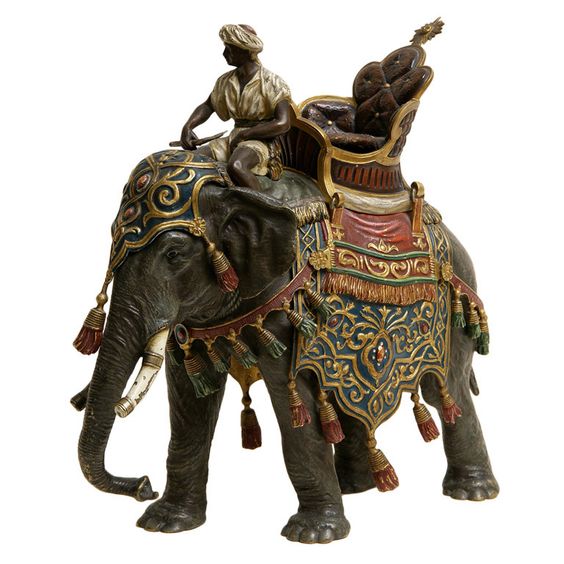 kamlesm's tweet photo. i dont know how &from where to start? at what to focus my eyes to get real appreciation of this marvelous Art?
#elephant in #Bronze? fully decorated seat & elephant with open #Hauda ready for #Maharaja's procession? great art of India. now that weaving, gone? bu at #Amber Jaipur? https://t.co/MNH09bqEUi