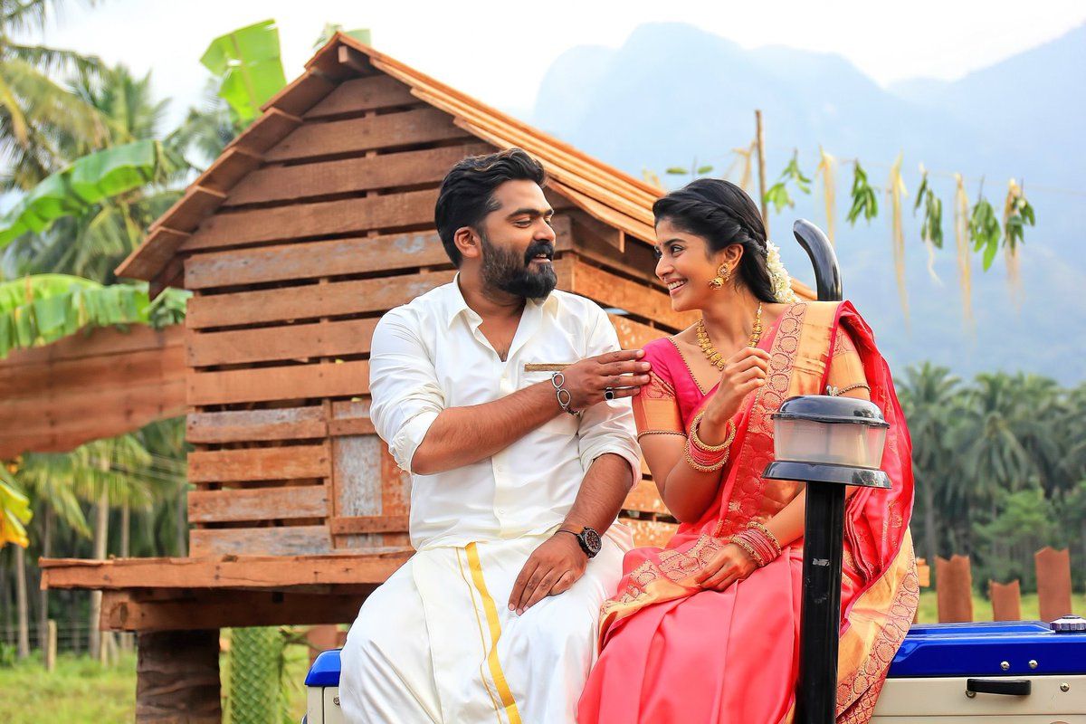 Sathya_Cinemas's tweet photo. #VandhaRajavathanVaruven
#VRVFromTomorrow
#VRV
#VRVFromFriday
#VRVAtSathyaCinemas
#SathyaCinemas
#Sathyamanagalam https://t.co/ZG8hhnng0v
