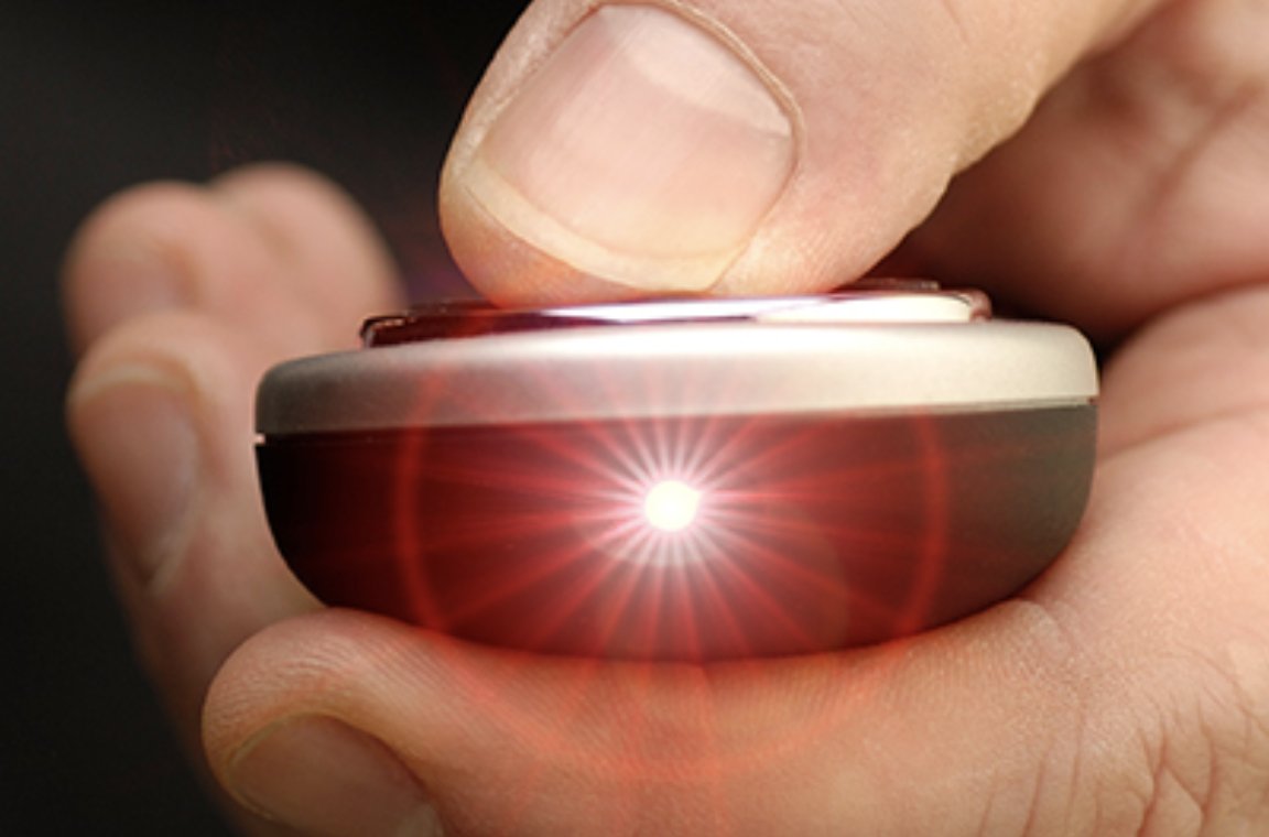 jts_editorial's tweet image. In 2016 a leading eye specialist called for #laserpointers to be classed as ‘offensive weapons’ and banned from online sale after it was revealed that at least 47 UK children had suffered permanent eye damage from laser pointers within the last 4 years. 
journaloftradingstandards.co.uk/safety-spotlig…