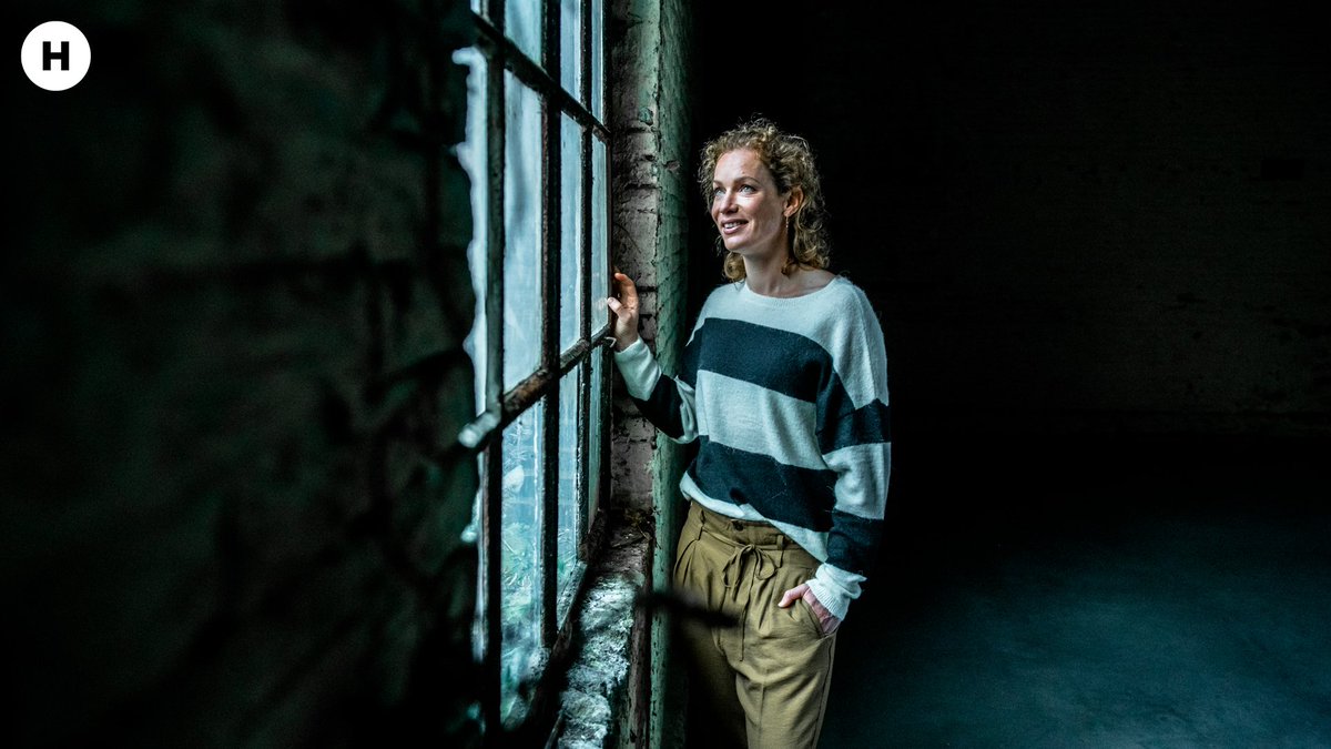HeldenMedia's tweet photo. Vaak snap ik niet dat rensters lossen in een koers en na de wedstrijd gewoon zitten te feesten in de bus. Ik zou me de ogen uit de kop schamen,' aldus @kirsten_wild  in de nieuwe Helden. Lees haar hele verhaal ⤵️

https://t.co/mkTOjQpBM4

#Helden45

📷 Ferdy Damman https://t.co/eNpE83fmlP