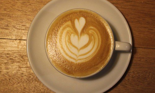 Suka Cappuccino? sama dong. Barista Koffietijd siap menghadirkan minuman tradisional Italia ini dengan paduan kopi dan susu yang enak dan lapisan buih yang artistik. Pastinya bikin harimu semakin berkesan 😱
.
.
.
.
.
#Koffietijd #Kopitijdbandung #KopiBandung #Kopi #Espresso