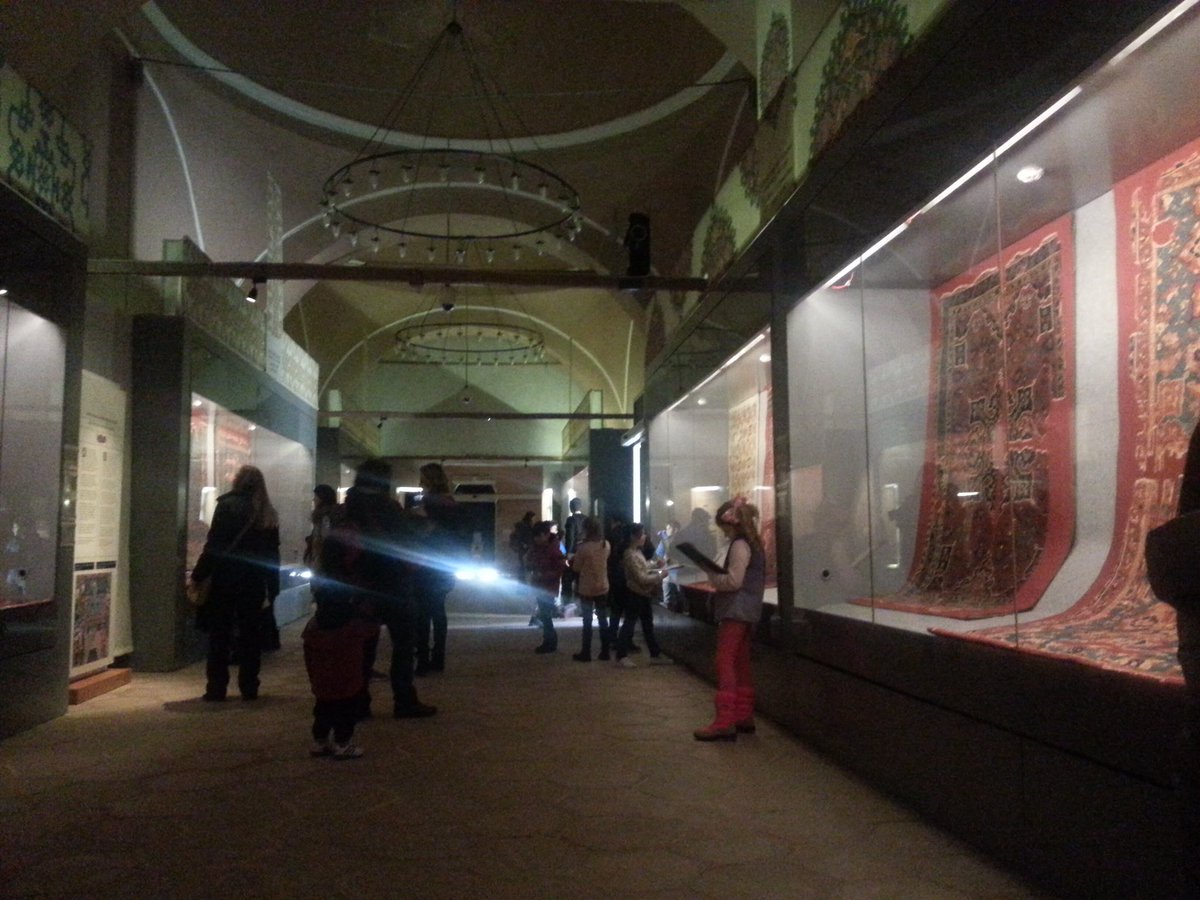 mefisk12tr's tweet photo. MEF International School, Istanbul Grade 2 students visited Istanbul's carpet museum. #MEFInternationalSchool #CarpetMuseum https://t.co/q8XlGIpINA