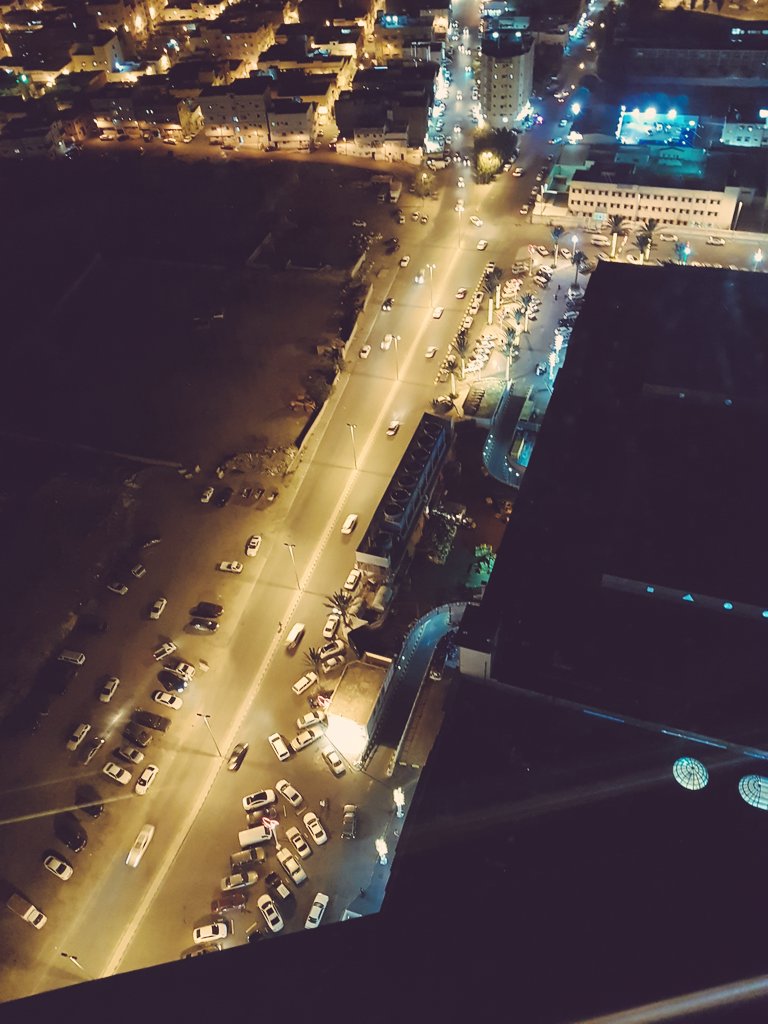 ayleeshaan's tweet image. Enjoying the moment is best thing but sometimes you just wanna enjoy the views.......

#Dinner
#RevolvingHotel
#AwesomeViews